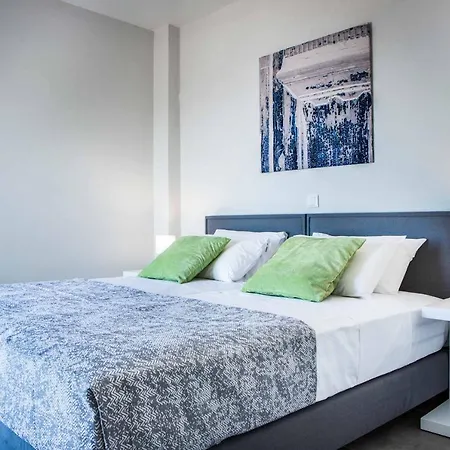 Villa Della Luna Vlachata